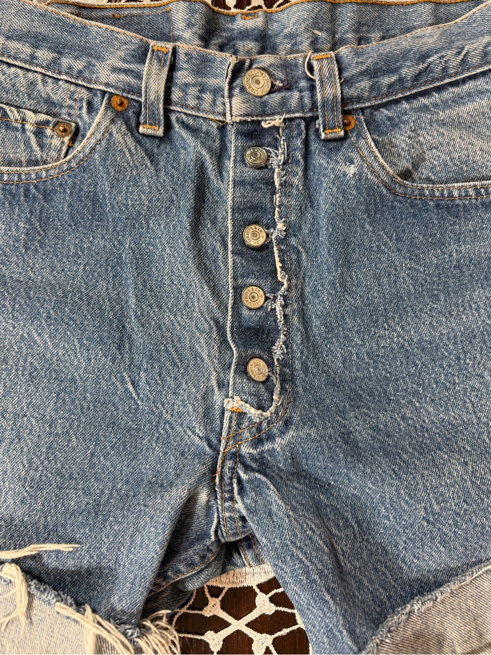 Levi’s 501 Classic Blue Denim Button-Fly Cut-Off Hi-Rise Shorts Women’s Size 6